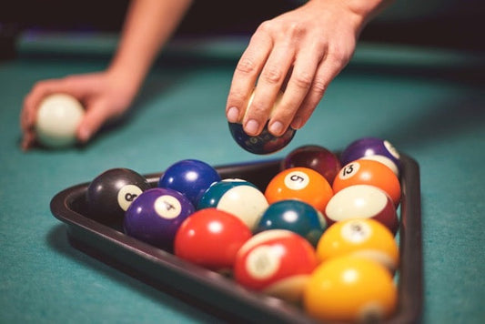 how-many-balls-on-a-pool-table